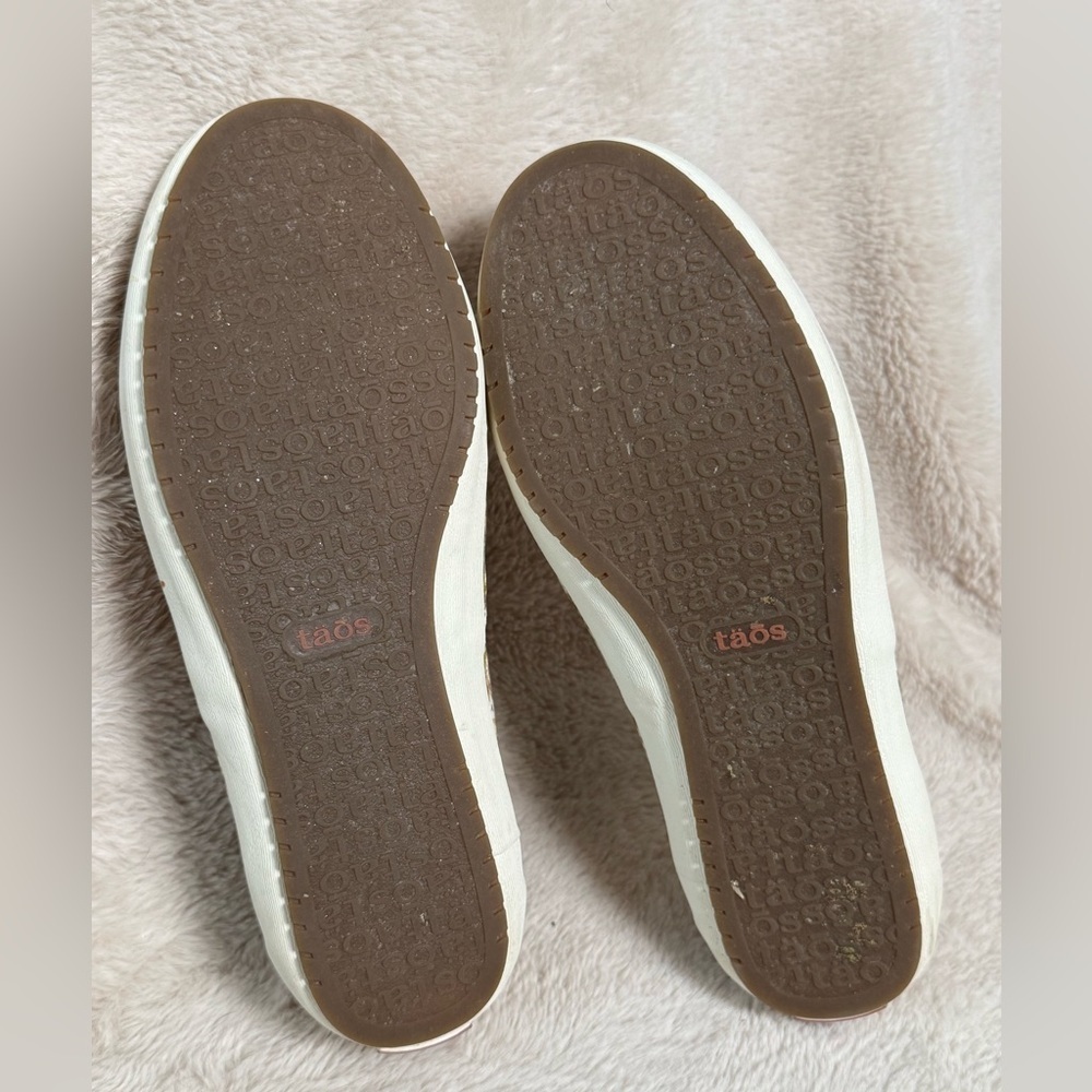 Taos "Dandy" Slip On Daisies Canvas Sneaker Womens Sz 7.5 - Picture 4 of 11